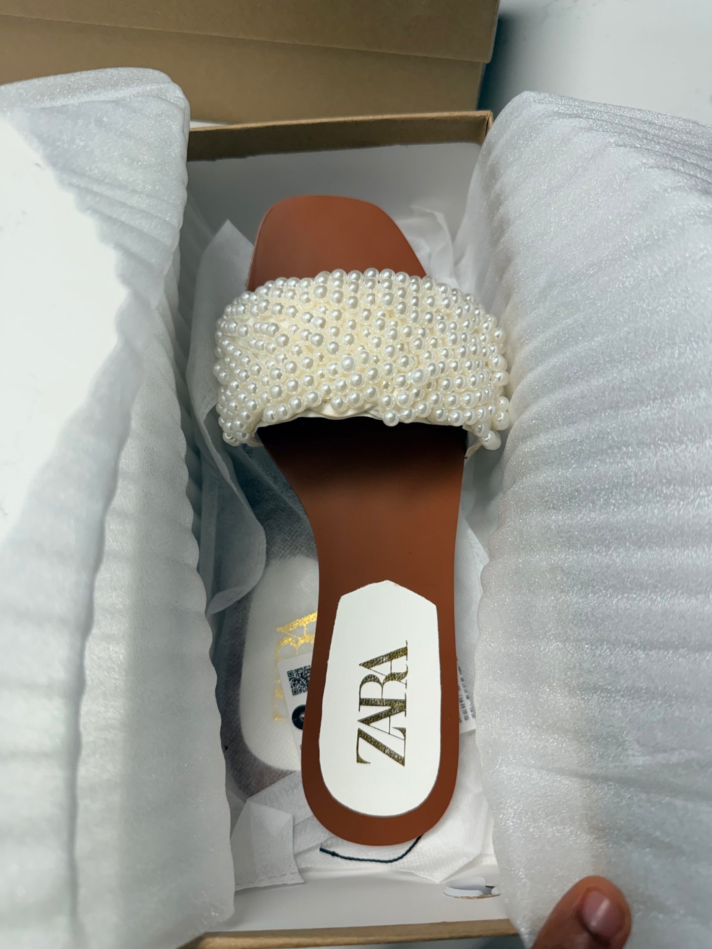 Elegant Pearl Strap Flat Sandals – Luxury Summer Slide